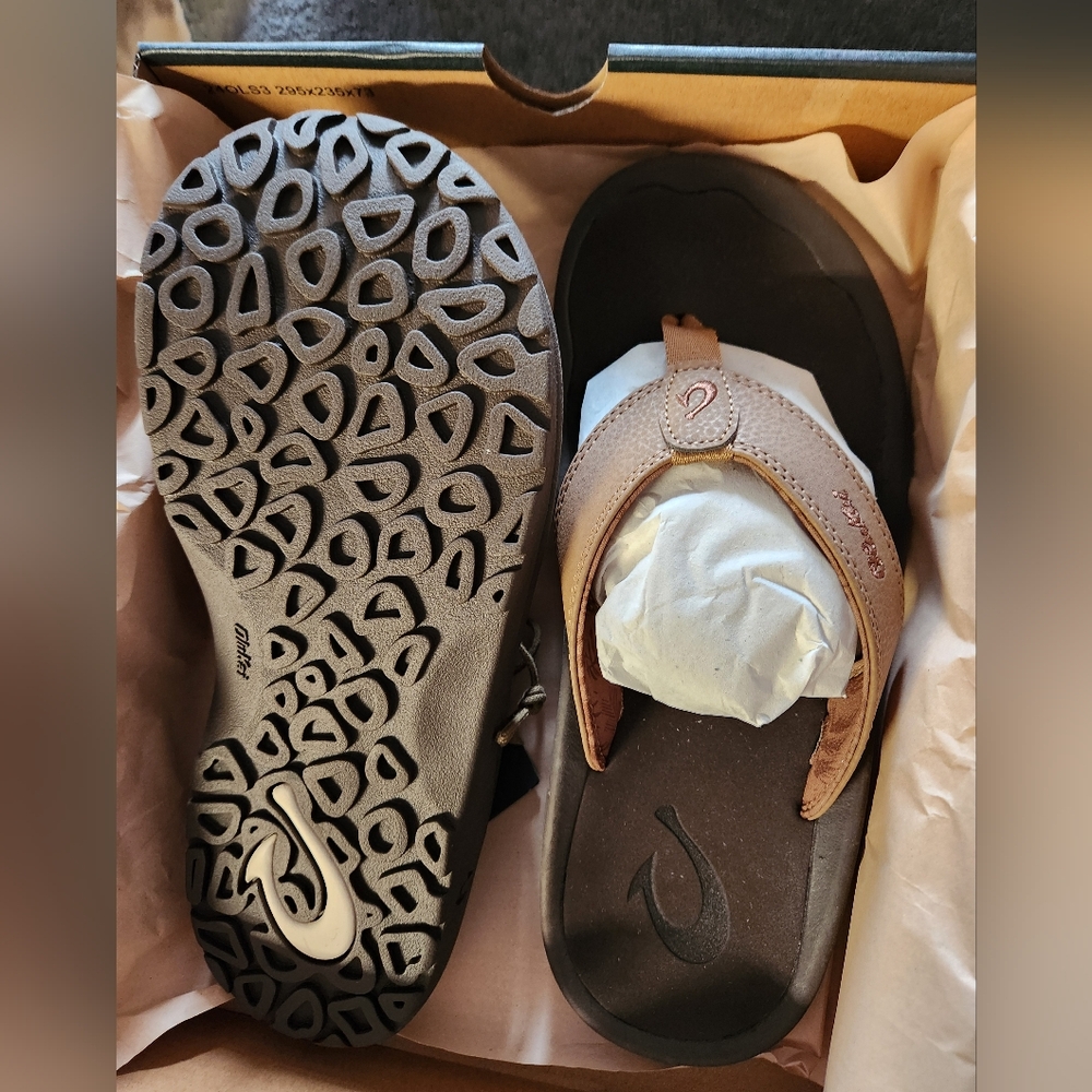 OluKai Tan Sandals Comfort-Oriented Design